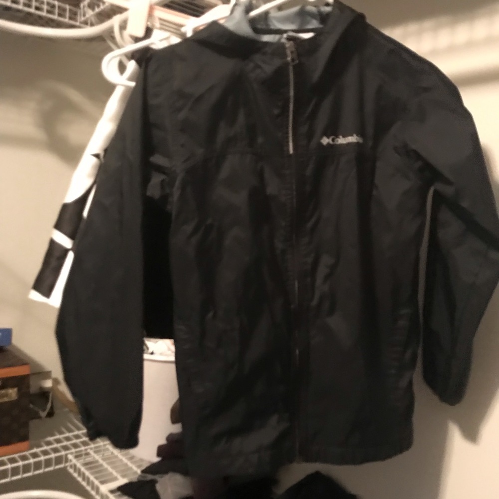 Columbia youth black rain jacket size M